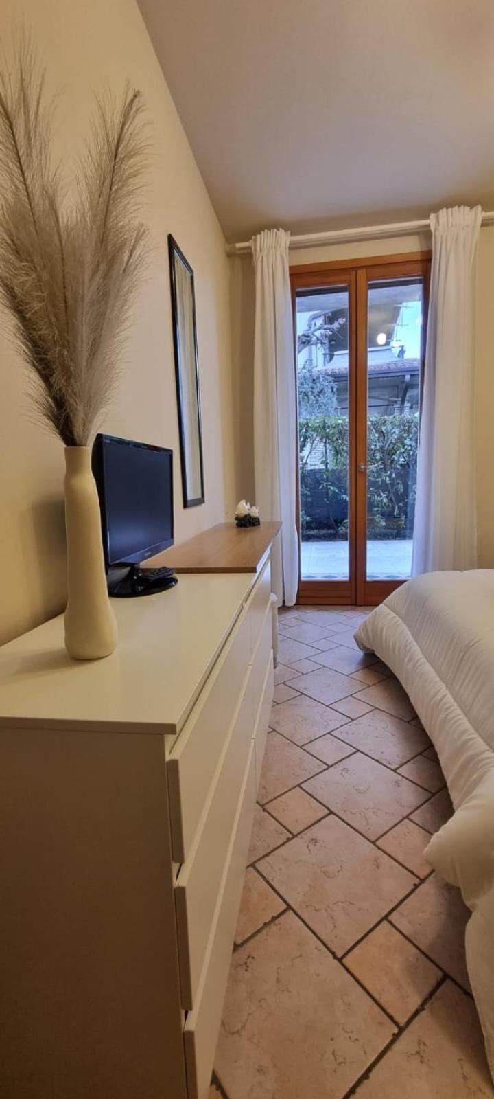 Hoya Apartment Sirmione Bagian luar foto