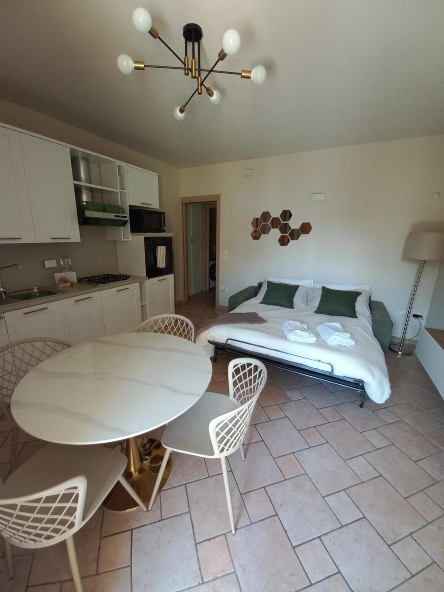 Hoya Apartment Sirmione Bagian luar foto